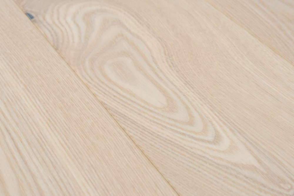 Паркетная доска Barlinek Французская елка Дуб Honey матовый лак, браш, микрофаска 725х130х14 мм (0,61 м2/упак)