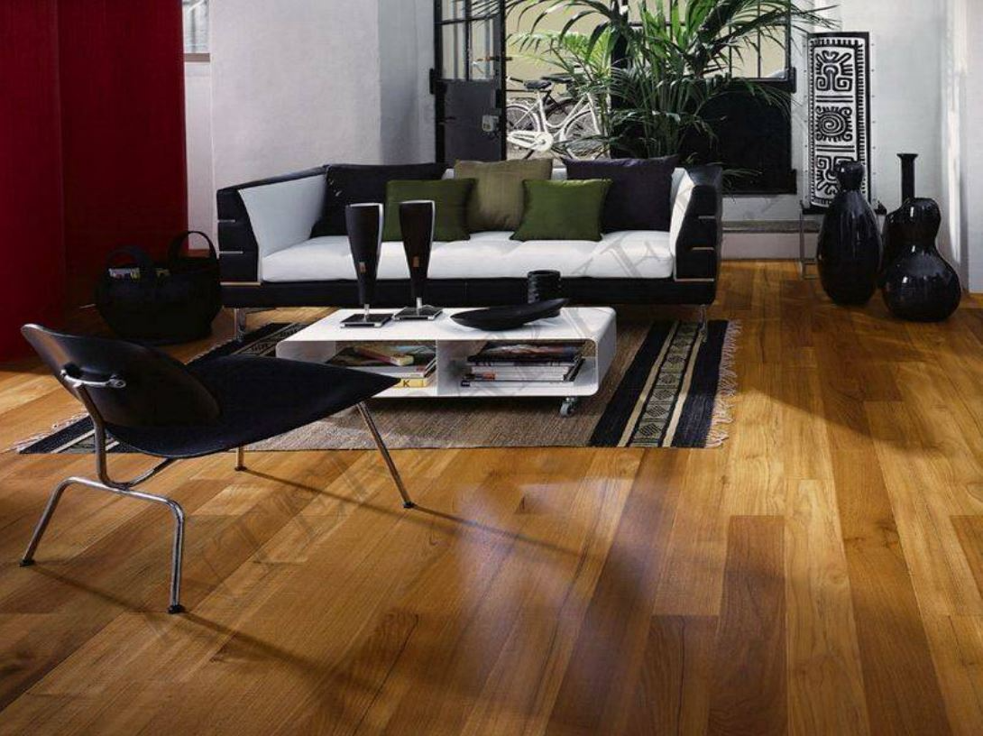 Массивная доска Komodoor Тик отборный плантационный сорт А,В Select 15х120х700,900,1200 мм  лак UV