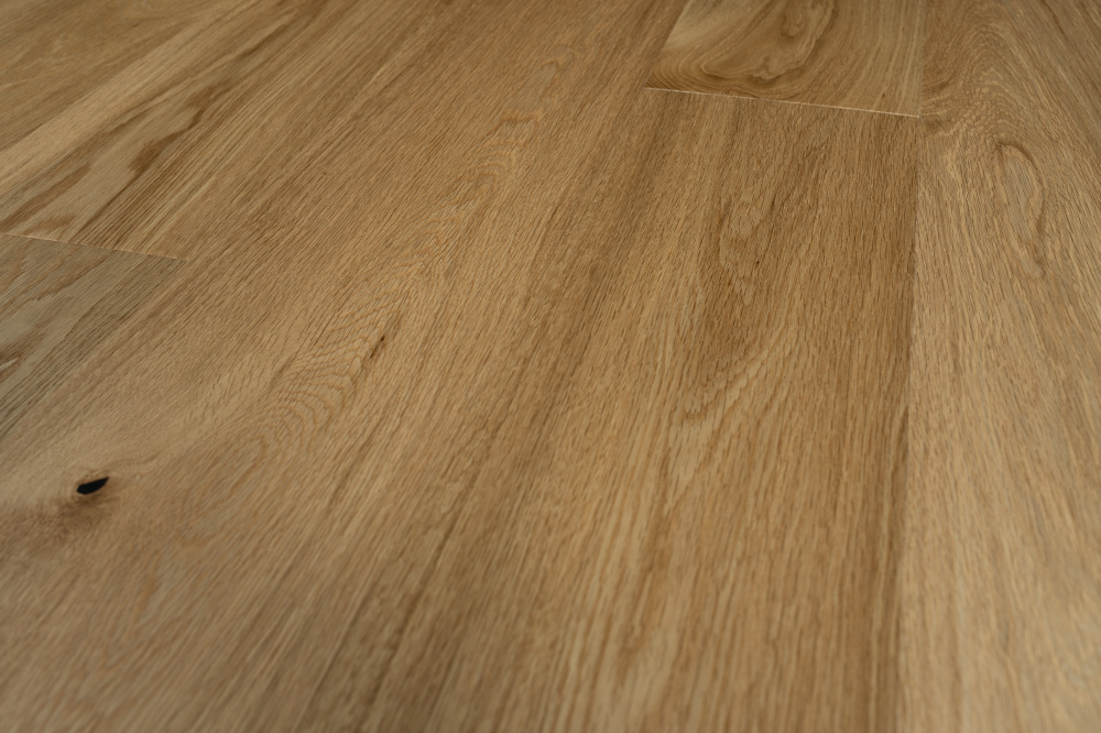 Паркетная доска AmberWood Классика Дуб Натур бесцветное масло, браш 1860х189х14 мм (2,812 м2/упак)