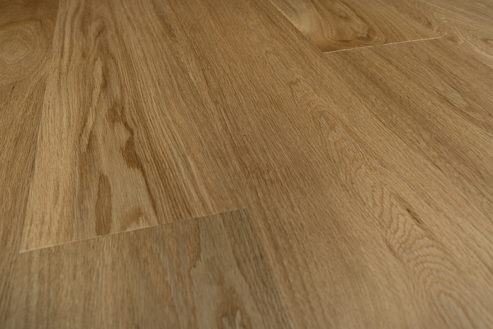 Паркетная доска AmberWood Классика Дуб Натур бесцветное масло, браш 1860х189х14 мм (2,812 м2/упак)