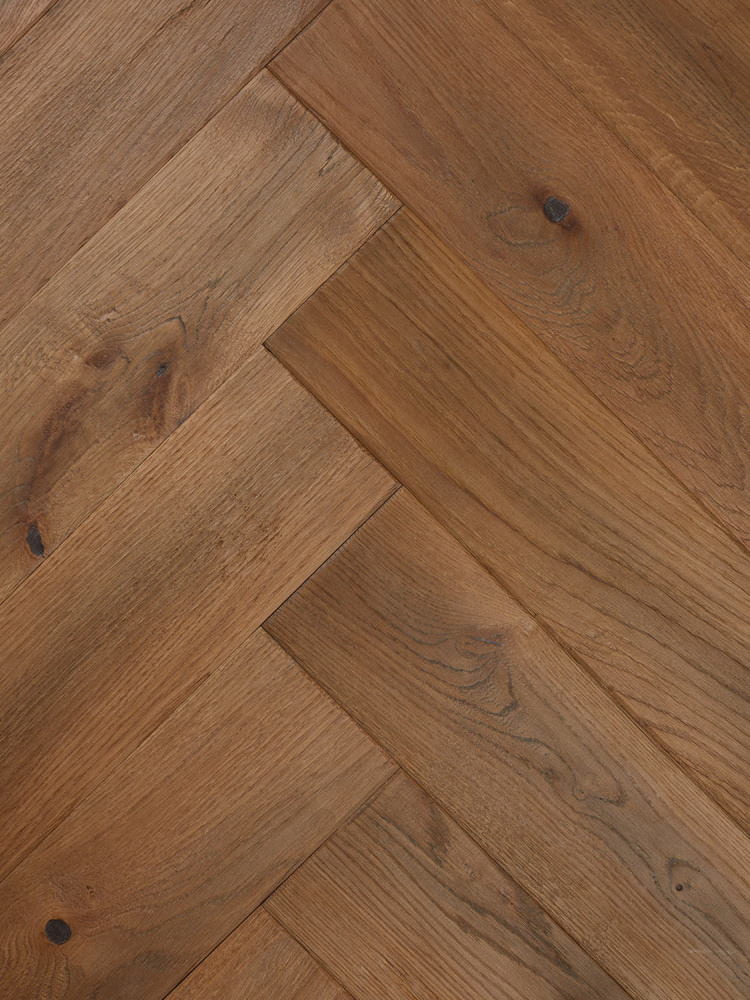 Инженерная доска Bassano Parquet/Бассано Паркет  Дуб Herringbone Классическая елочка Коллекция Opera Prima Traviata 500-700х90-120х14мм