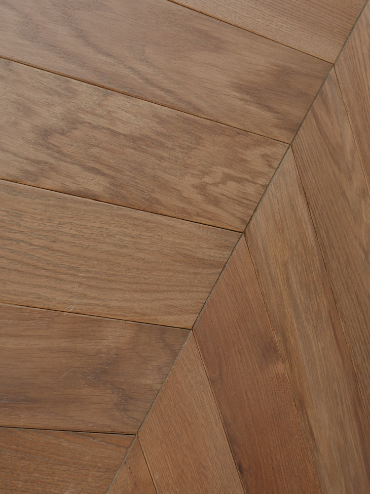 Инженерная доска Bassano Parquet Дуб Chevron французская елочка Коллекция Radici di Quercia 500-700х90-120х14мм