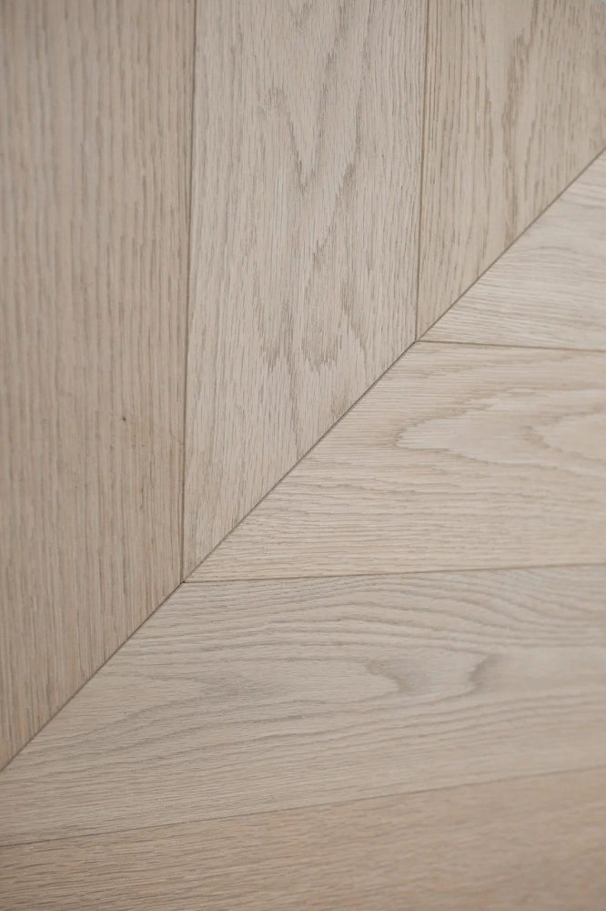 Инженерная доска Французская елка Дуб Прайм White лак 785х125х14/3 мм (1,57 м2/упак)