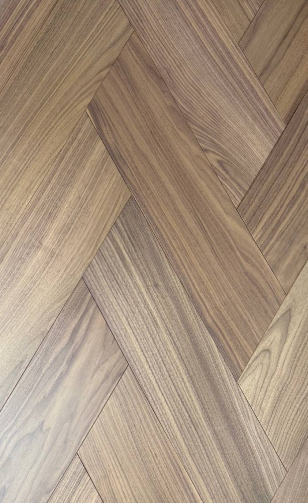 Инженерная доска Итальянская елка Орех американский Селект Diamond 550х150х14/3 мм (1,32 м2/упак)