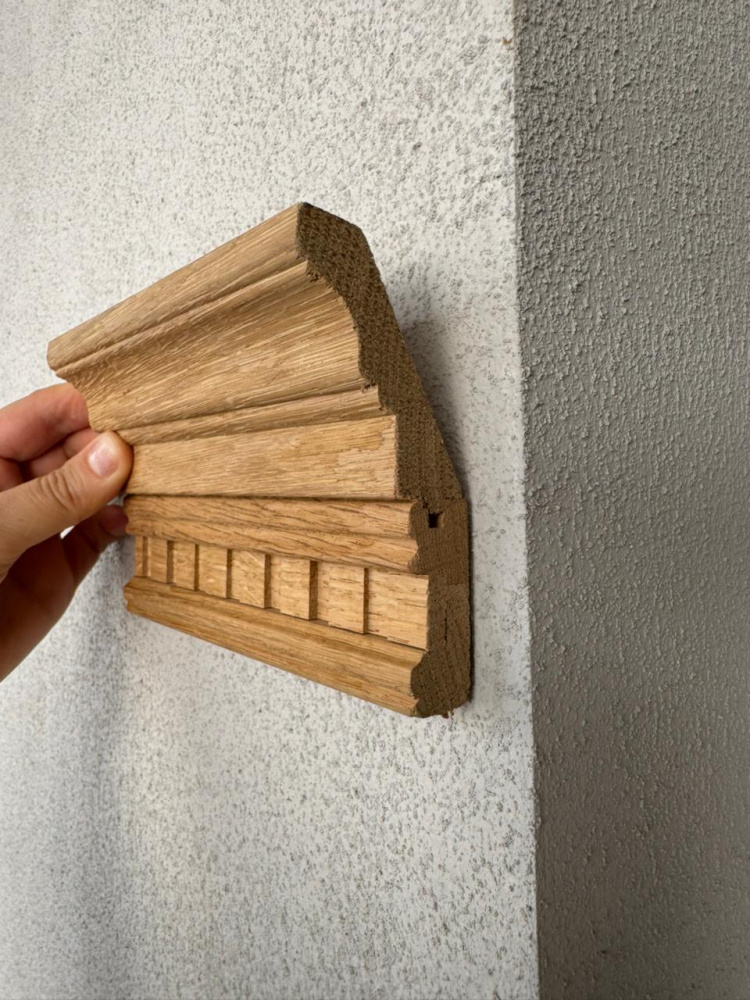 Карниз массив Дуб без покрытия 110 мм (до 2000 мм)