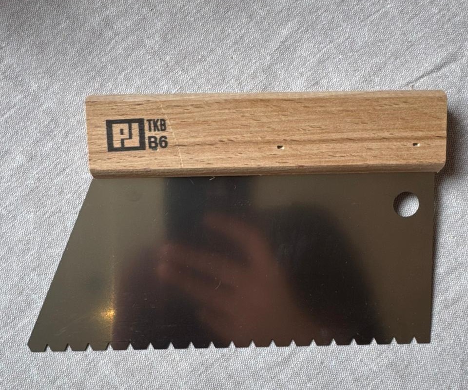 Шпатель зубчатый PL TKB B6