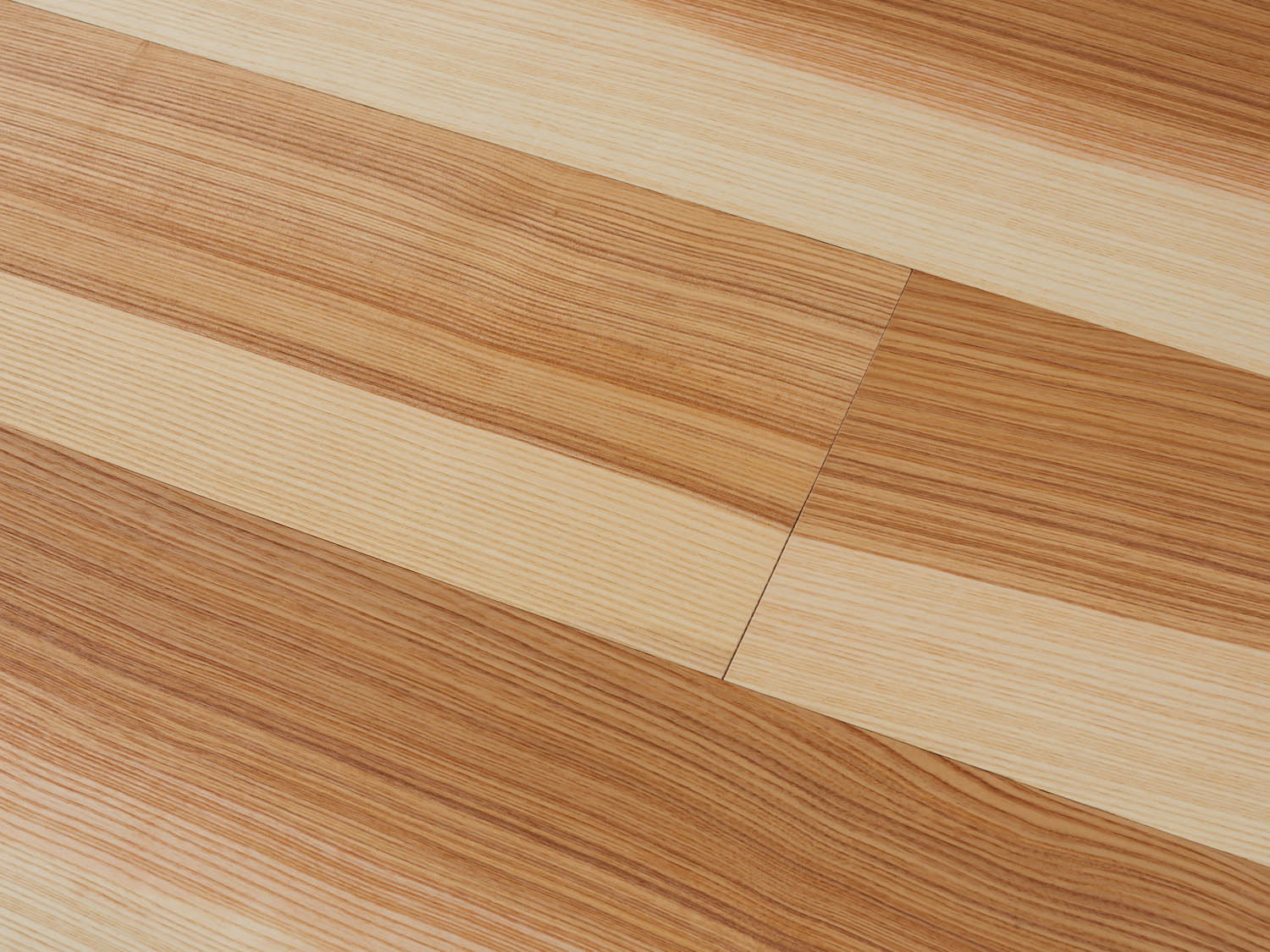 Инженерная доска Bassano Parquet Коллекция Natural Ясень ASH bicolor браш, лак 2350х242х15/3,6 мм (Италия)