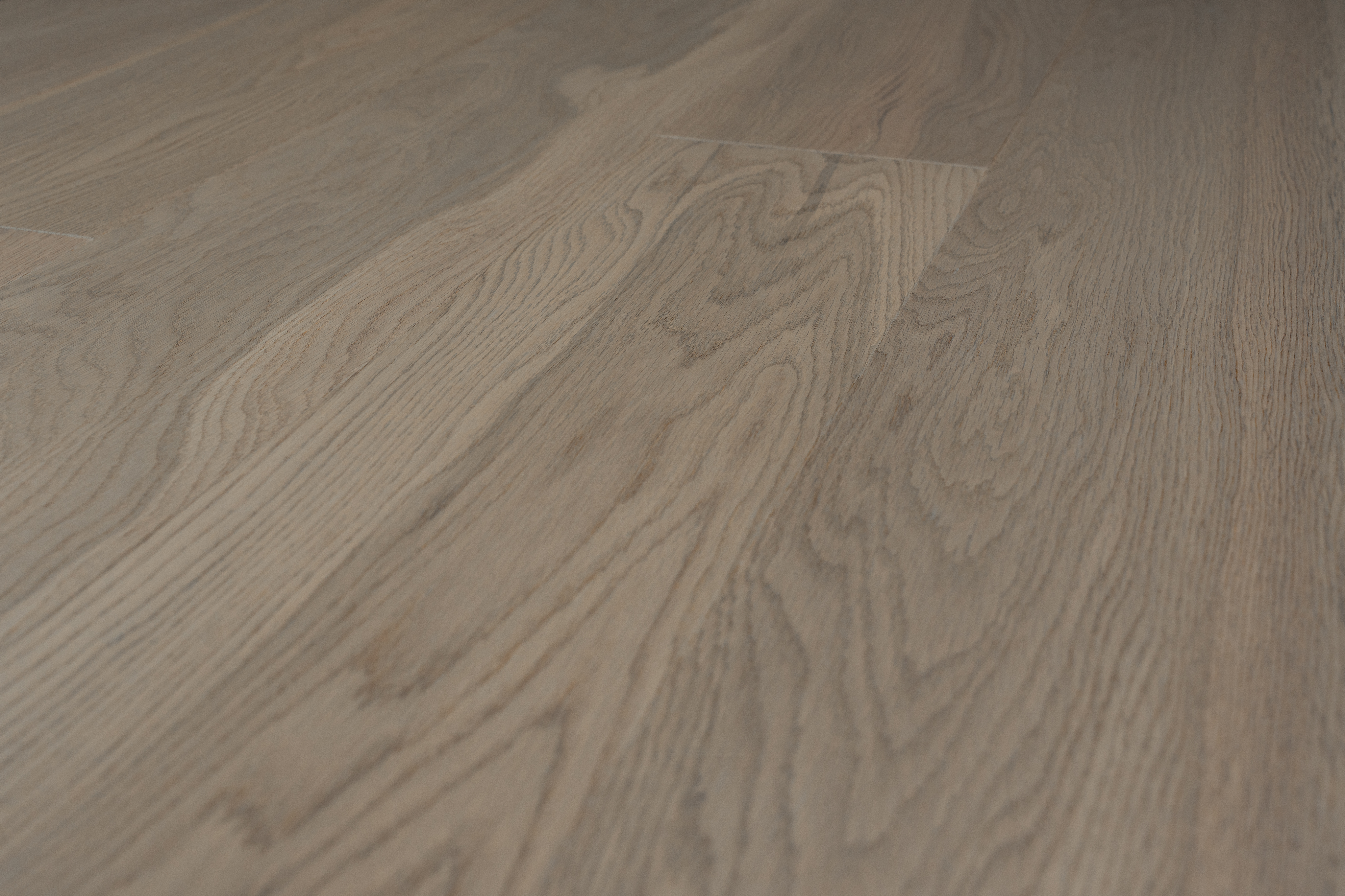Паркетная доска AmberWood/Амбер Вуд Классика Дуб Капучино Рустик браш, лак 1860х189х14 мм (2,812 м2/упак)