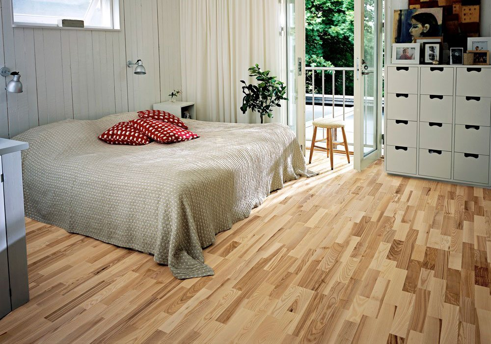 Паркет в спальне
