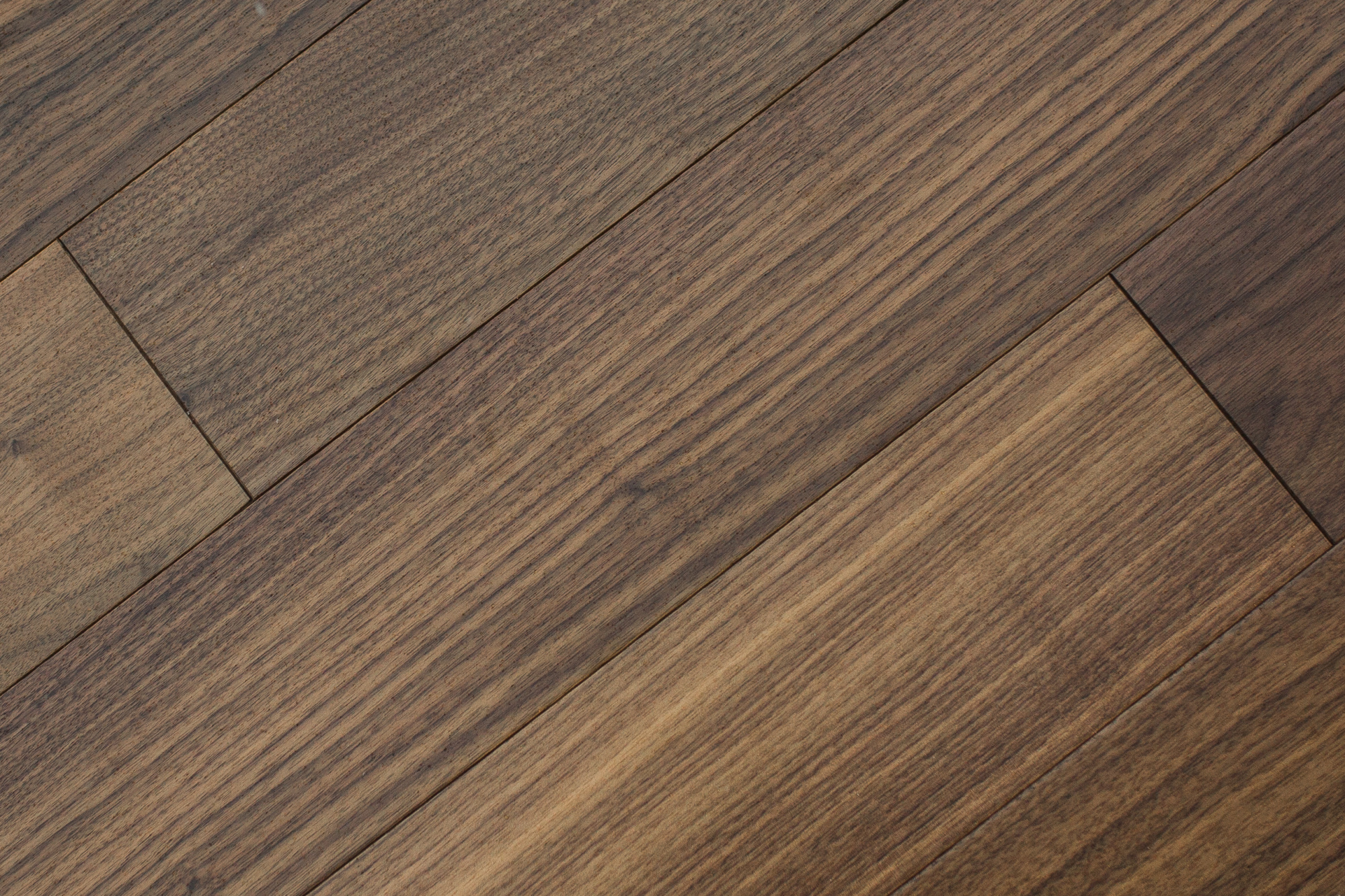 Инженерная доска Орех американский Селект лак 400-1200х125х12/2 мм (3,15 м2/упак)