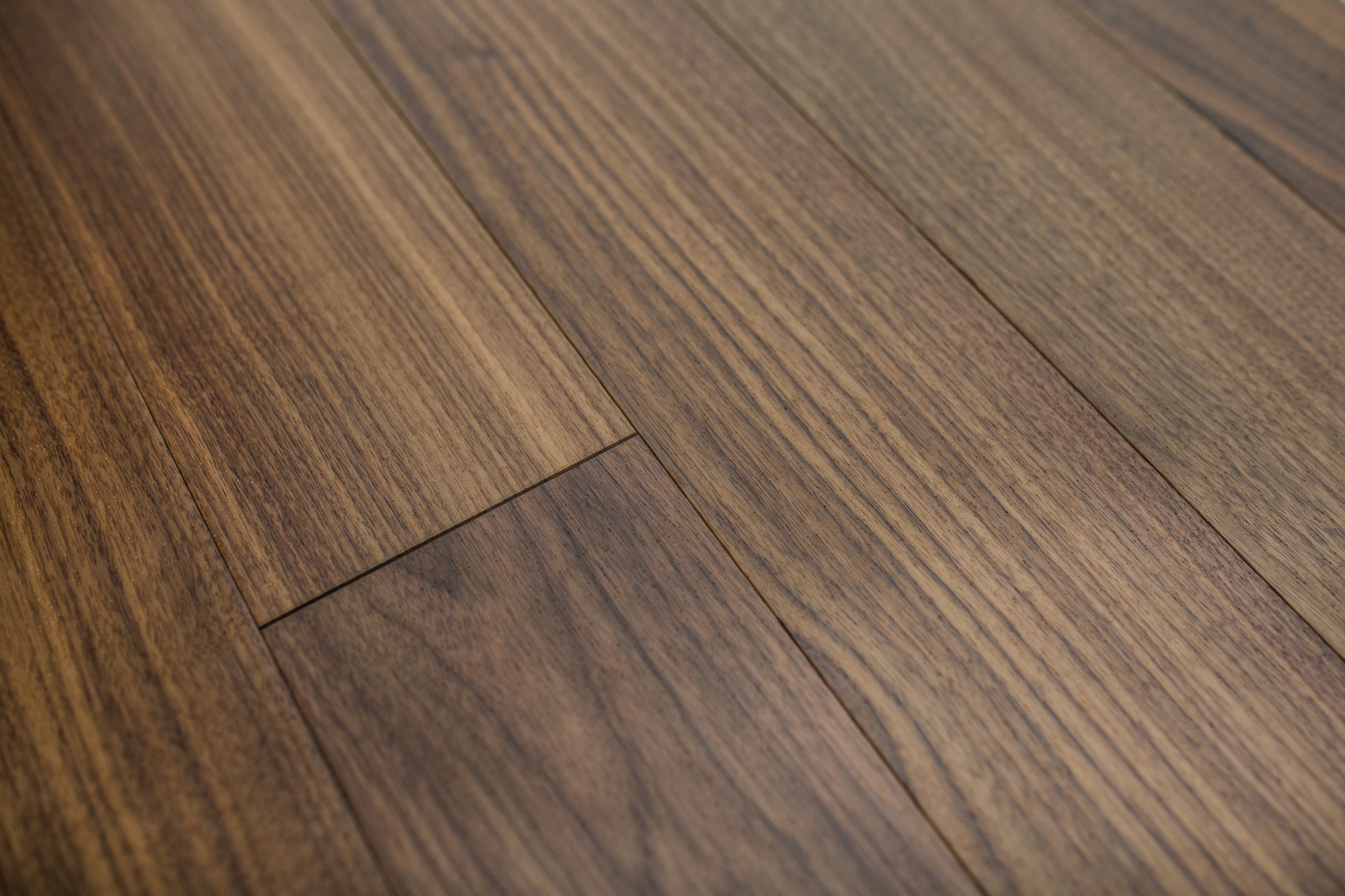 Инженерная доска Орех американский Селект лак 400-1200х125х12/2 мм (3,15 м2/упак)